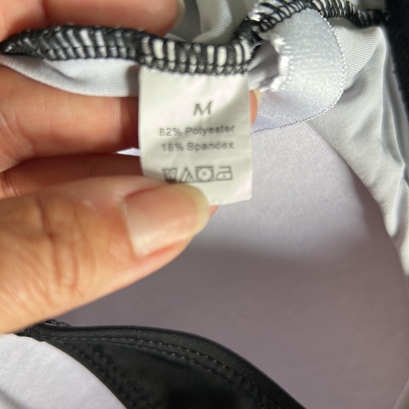 Women’s swimsuits. Size Medium. Like new. - Picture 4 of 6